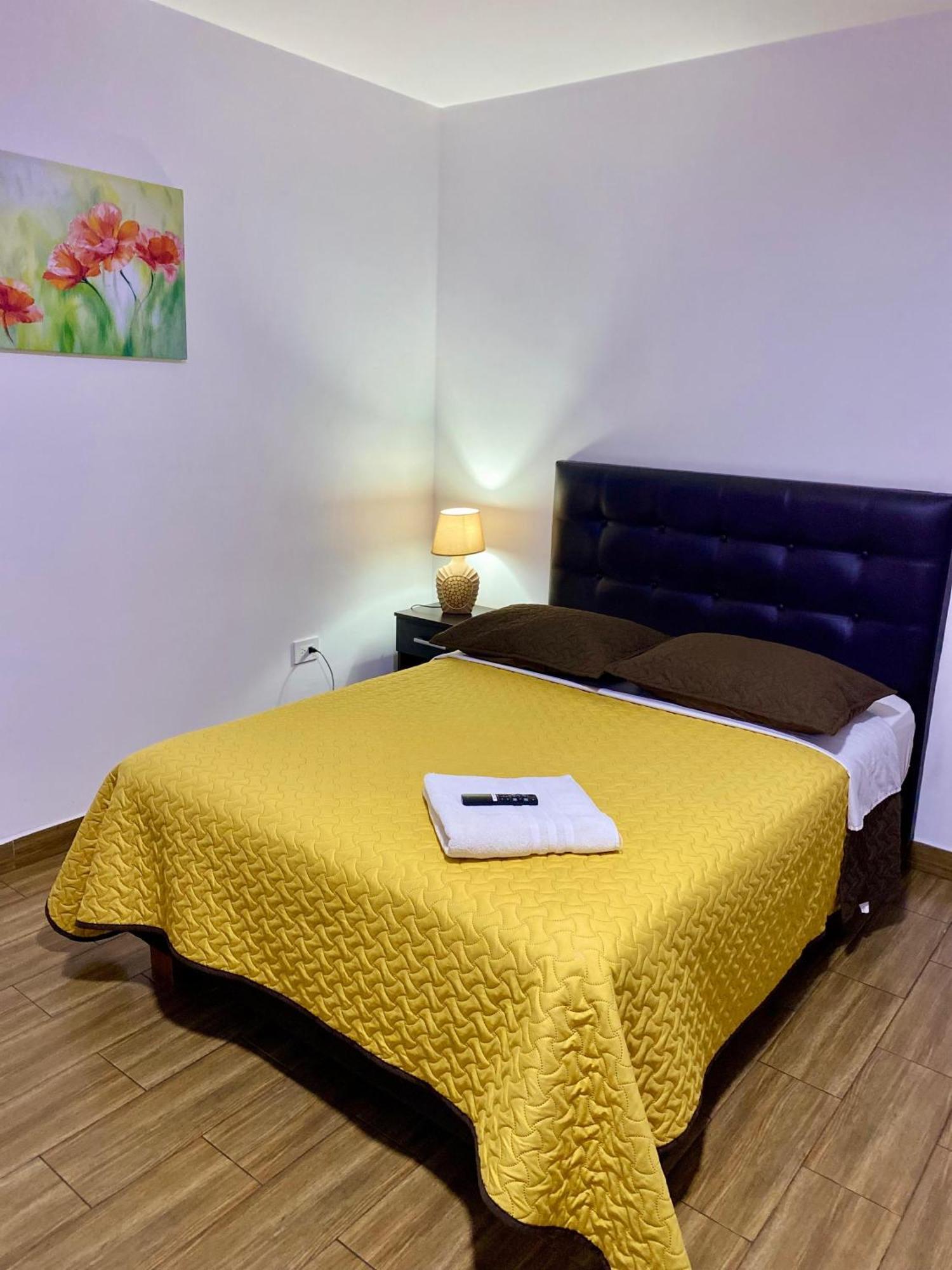 Hospedaje El Girasol Tababela Кіто Екстер'єр фото